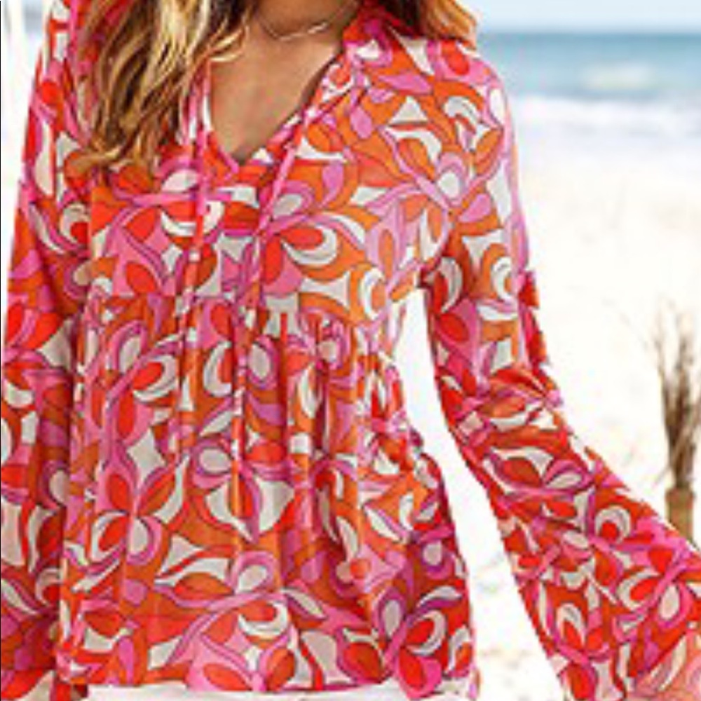 BRAND NEW IN PACKAGE Venus gorgeous top!🌸